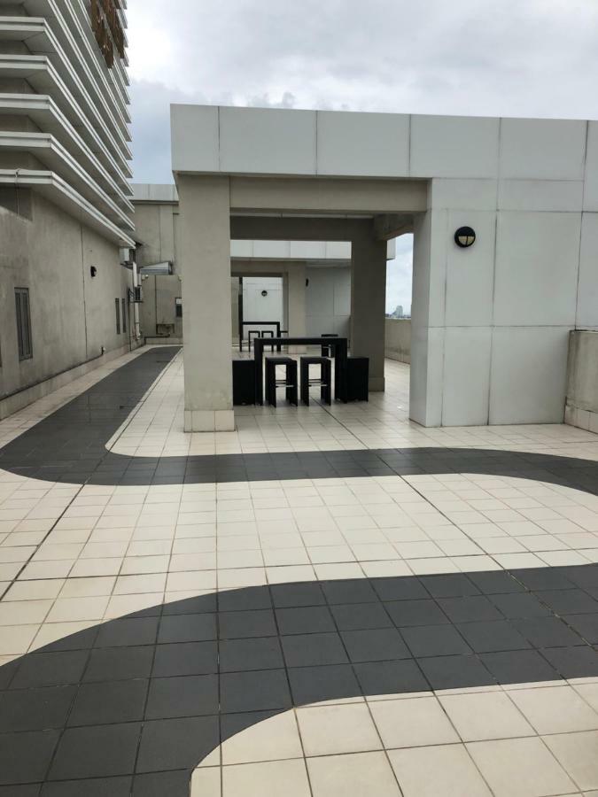 Atrium - Iconic Apartment 斯里贾亚瓦德纳普拉科特 外观 照片